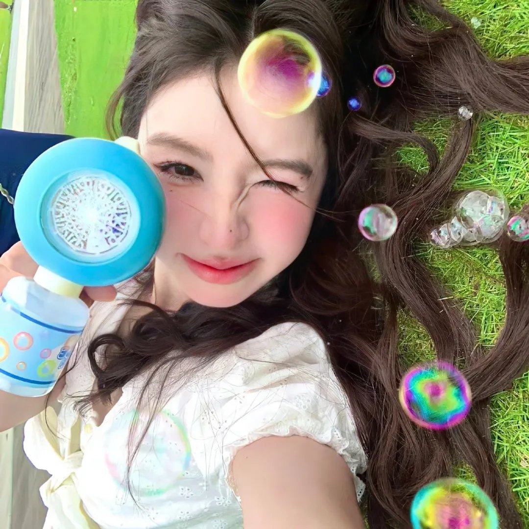 女孩,母亲与恶魔